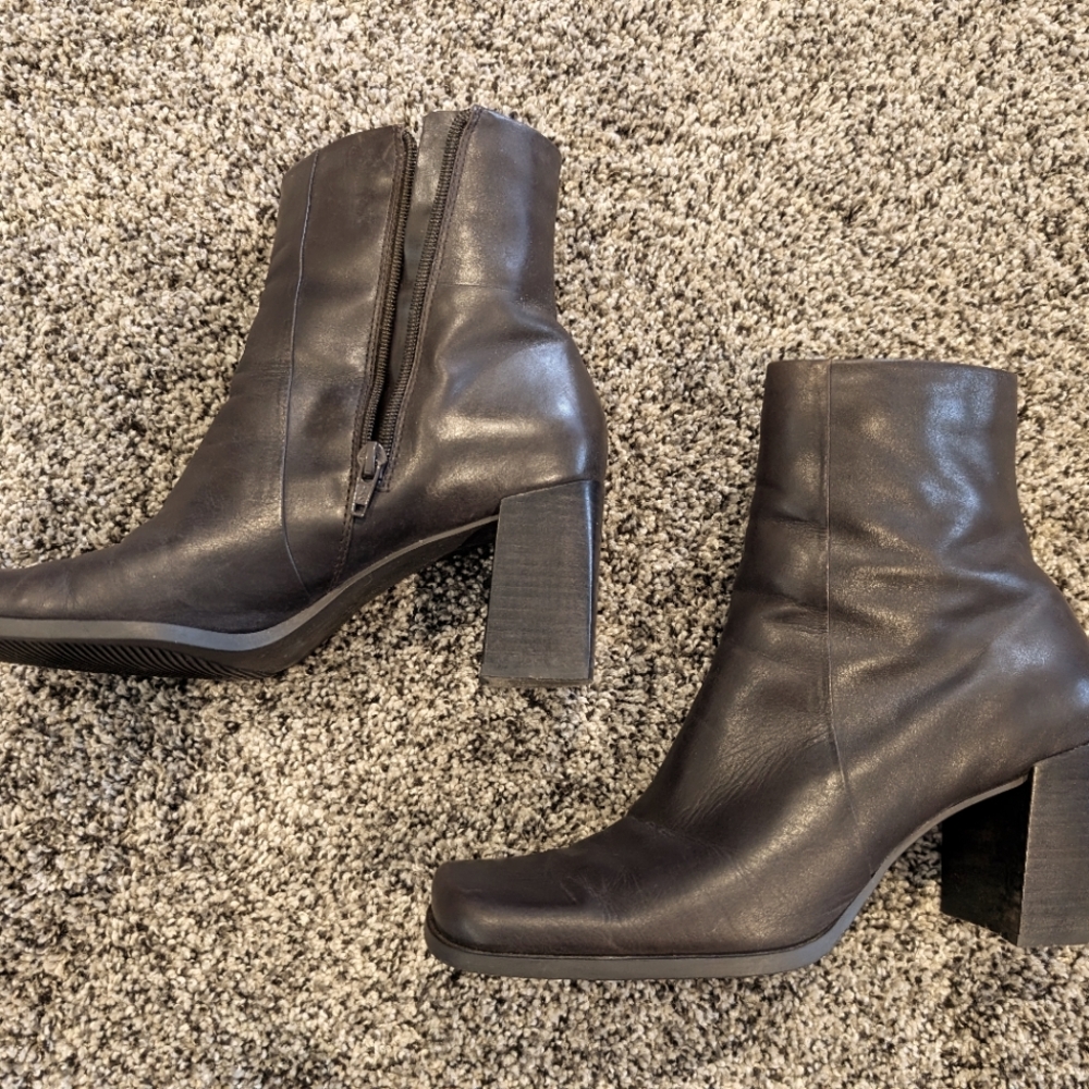 Nine and company by Nine West Brown boots size 8.5 M